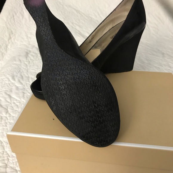 Michael Kors ladies shoes - Picture 3 of 8